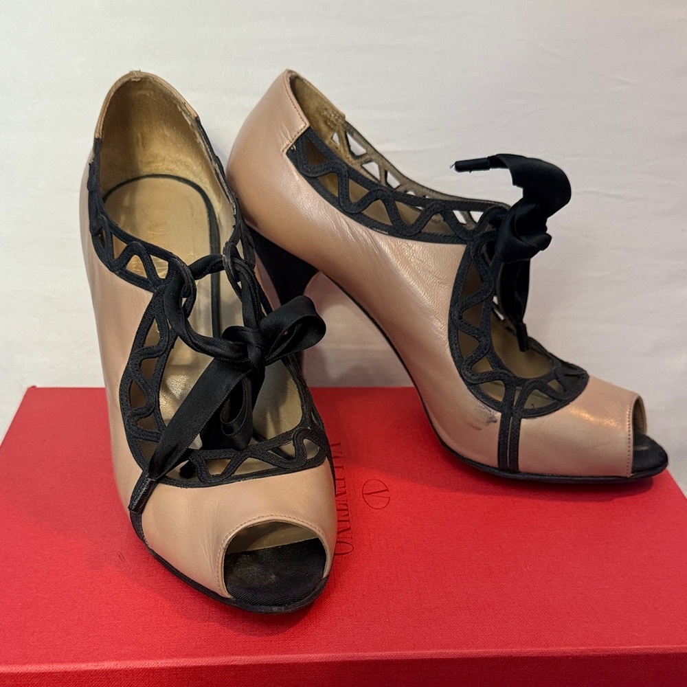 Valentino Garavani Black and Tan Lace-Up Heels